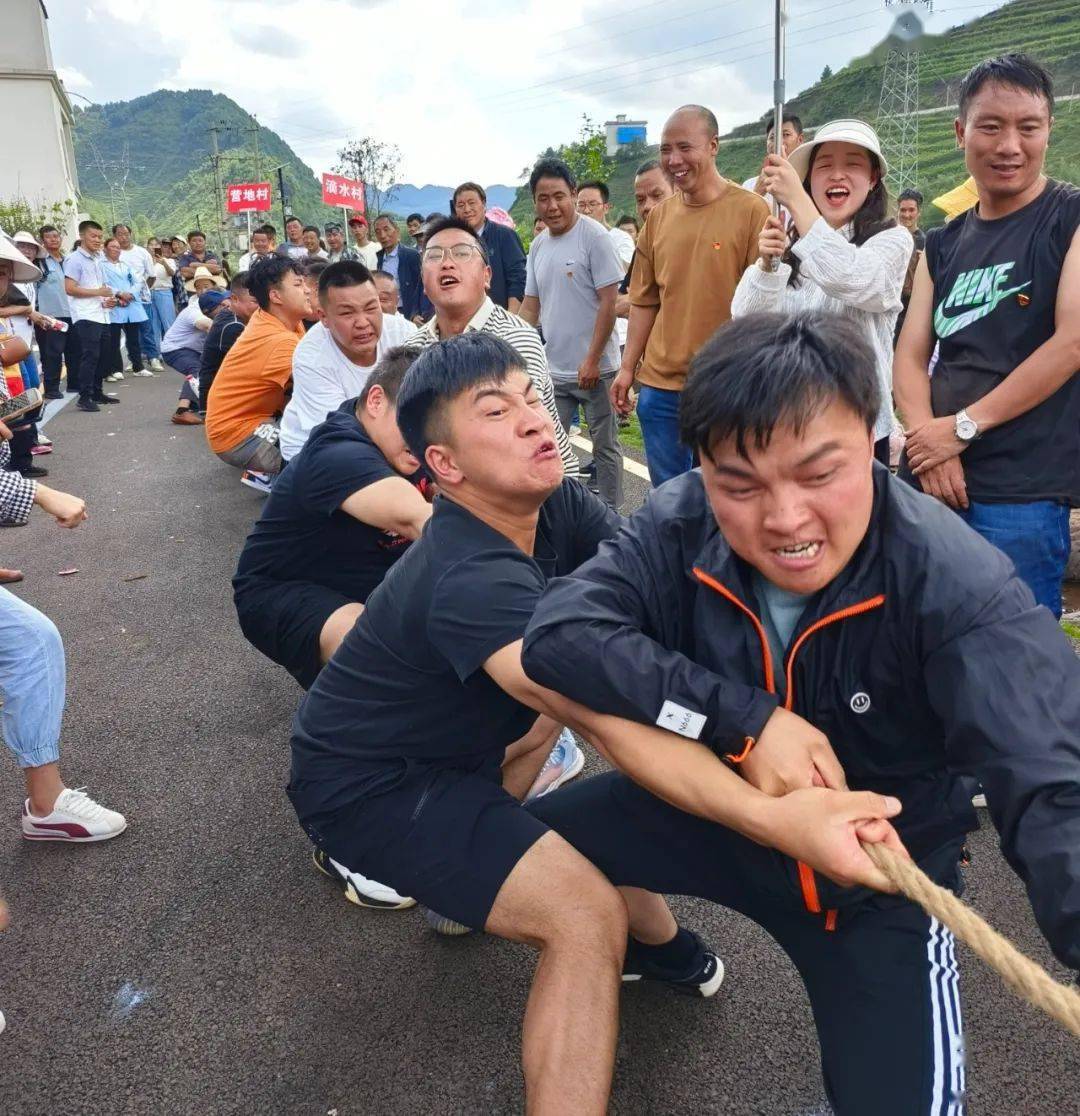 HKA绝杀DFM，Scout拿下关键大龙激烈交锋入围赛，让粉丝疯狂欢呼